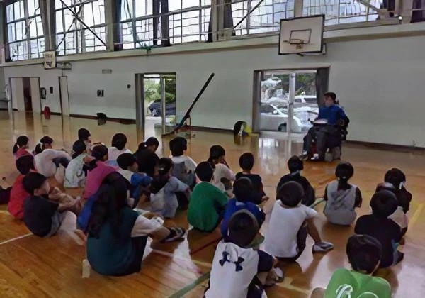 浜松市内の小学校でボッチャ体験会の講師として参加【１】